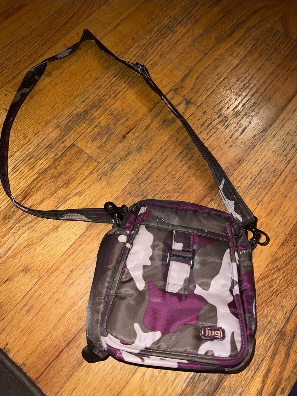 Lug cross body bag